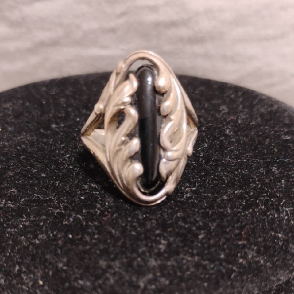 Sterling Silver Onyx Navajo Jewelry - SALE! Vintage Sterling Silver & Black Onyx Navajo Ring W Scrollwork Sz.7